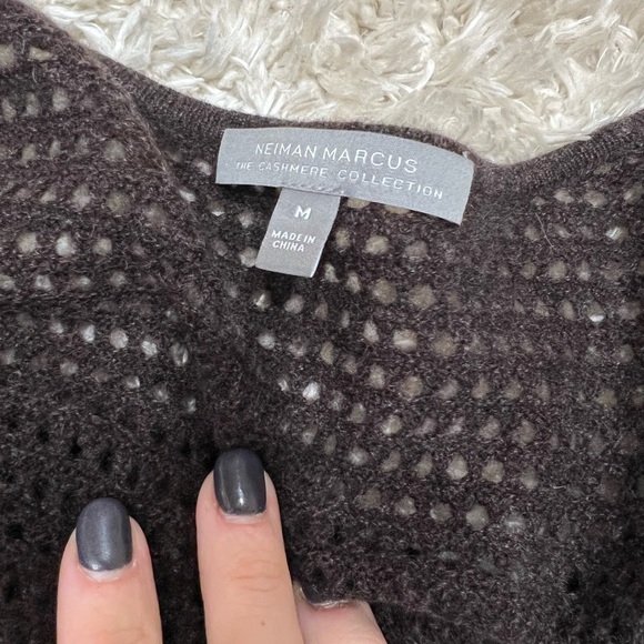 Neiman Marcus Cashmere Collection 100% Cashmere Flattering Tie Waist Cardigan - Picture 4 of 4